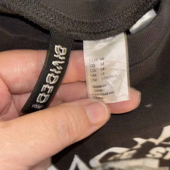 Ramones Performance Studio- Divided T Shirt , Medium, EUC Excellent condition - Picture 4 of 7